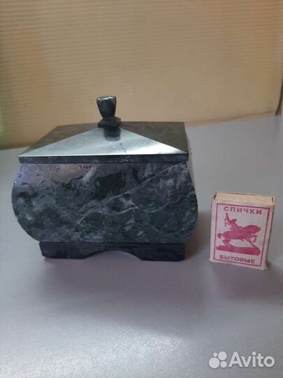 Шкатулка из змеевика