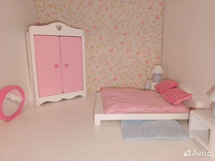 Большой набор кукольной мебели из дерева