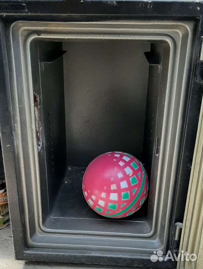 Сейф для денег и документов домашний