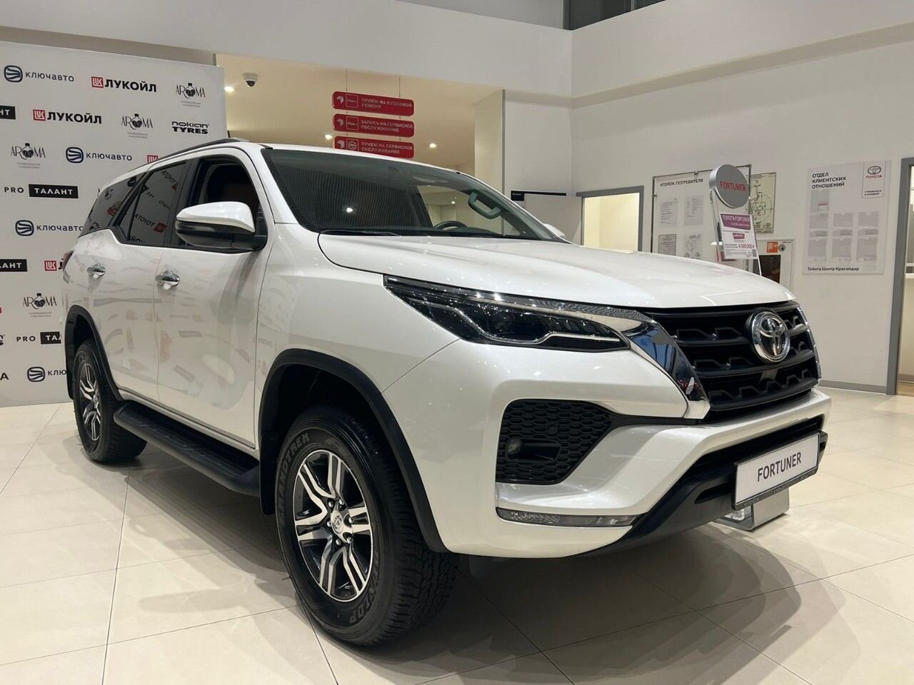 Toyota Fortuner: фото владельца