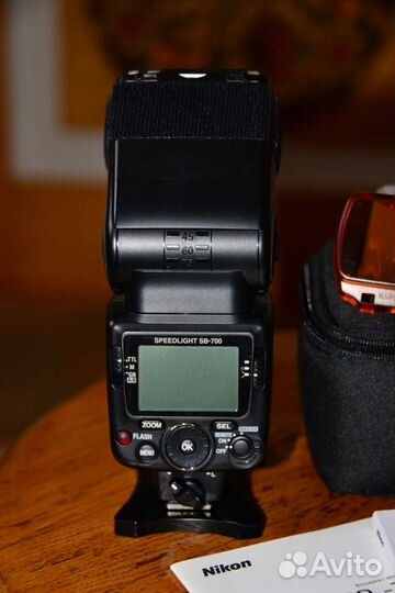 Вспышка SB-700