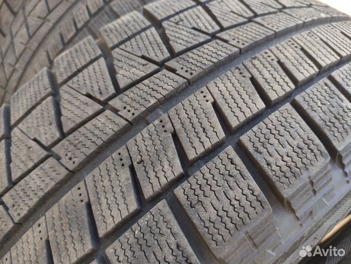 Bridgestone Blizzak Revo GZ 225/60 R17 99S