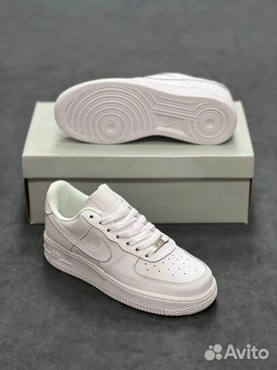 Кроссовки nike air force 1 luxe