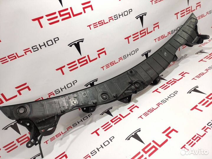 Пластик лобового стекла Tesla Model X 2019