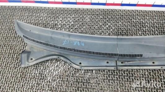 Накладка декоративная (жабо, дождевик) toyota coro