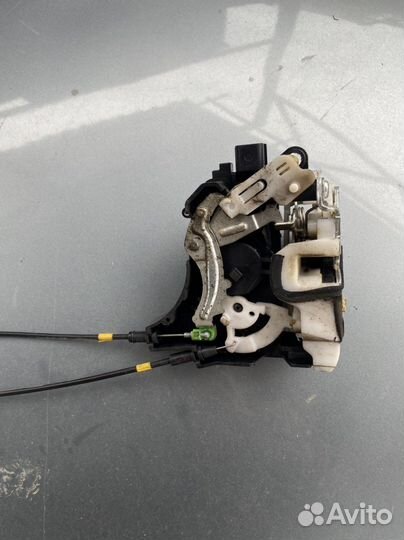 Задний левый замок Mitsubishi Lancer 10