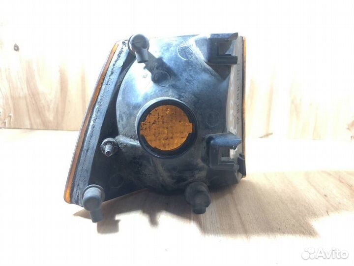 Поворотник левый бмв 7 E32