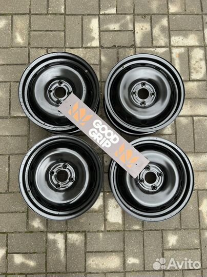 Штампованный диск R15 Largus