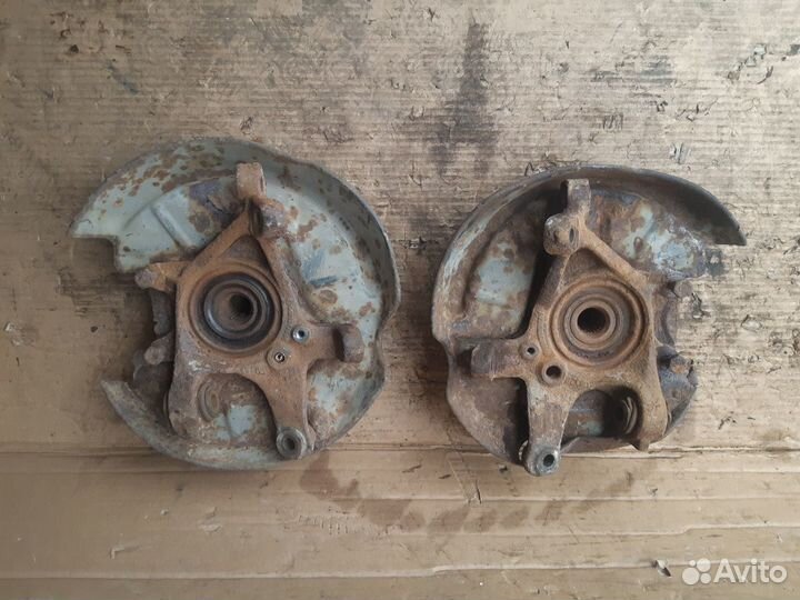 Кулак поворотный задний Мерседес 124