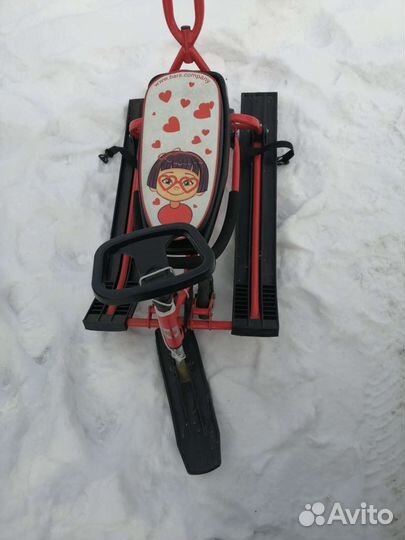 Детский снегокат со спинкой и родительской ручкой