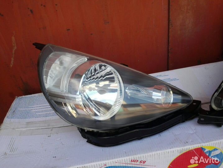 Фары хонда фит правая левая GD3