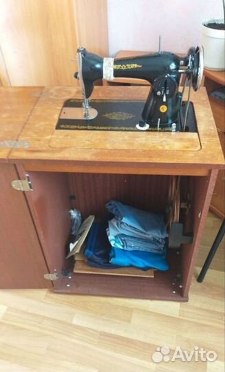 Швейная машина Чайка 2