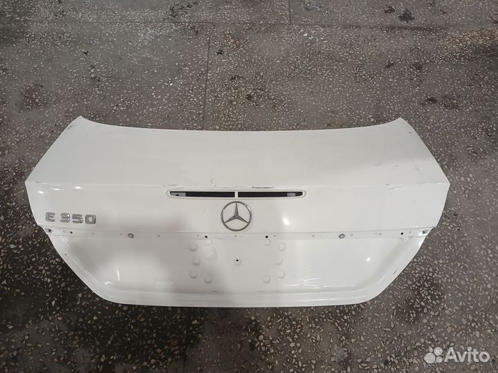 Крышка багажника мерседес Е350 W211