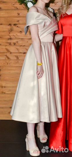 Платье на выпускной из королевского атласа