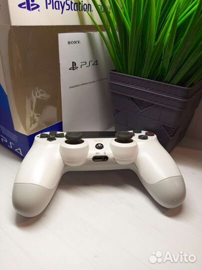 Геймпад на PS4 Белый