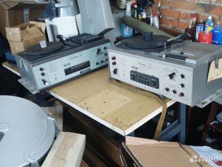 Виниловый проигрыватель