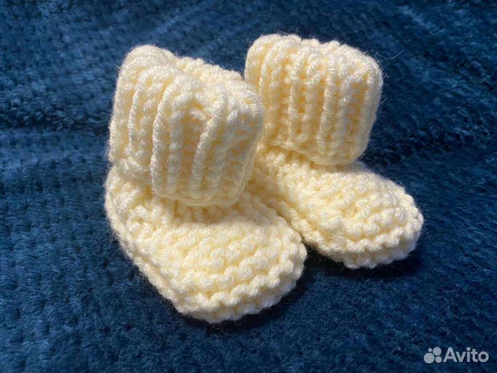 Шапочка и пинетки