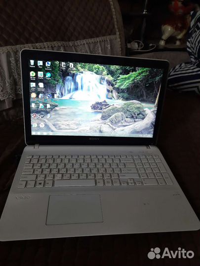 Ноутбук sony vaio SVF1521S2RW