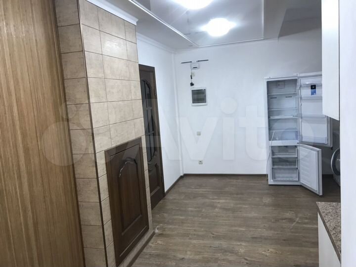 2-к. квартира, 68 м², 1/10 эт.