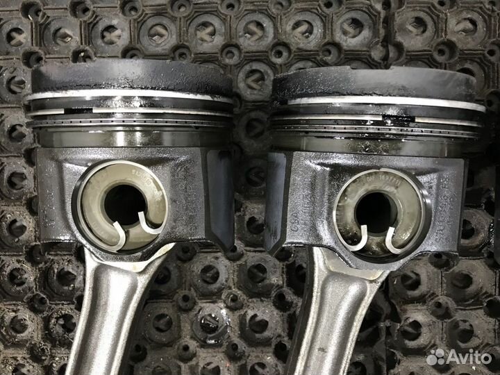 Комплект поршней с шатунами Daf XF106