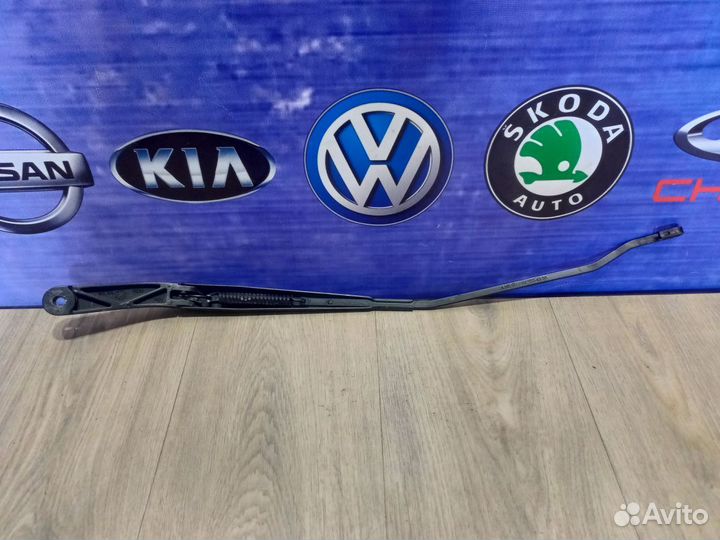 Поводок дворника Держатель щетки volkswagen polo 5