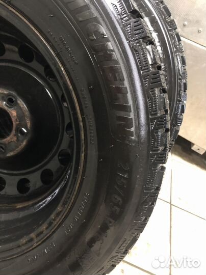 Michelin X-Ice North 4 215/65 R16