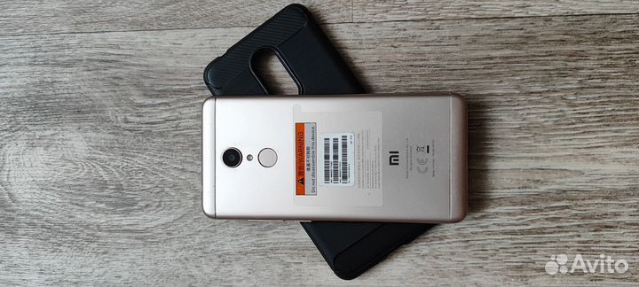 Xiaomi Redmi 5, 2/16 ГБ