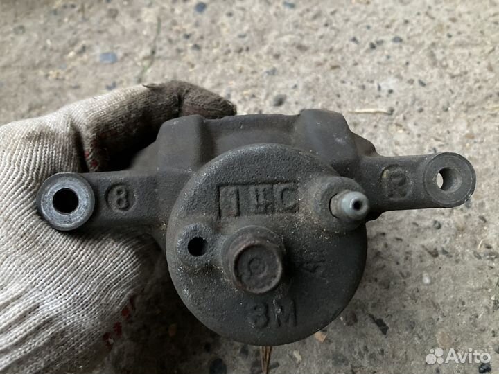 Суппорт тормозной Toyota