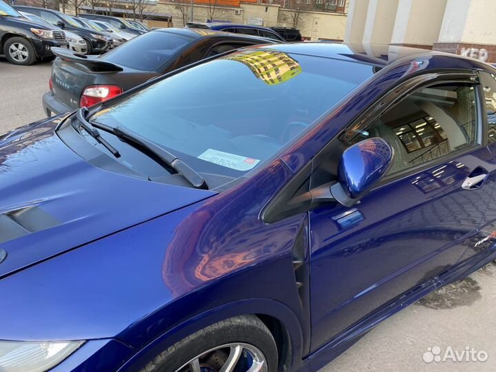 Крылья с жабрами Honda Civic 8 5D FN2