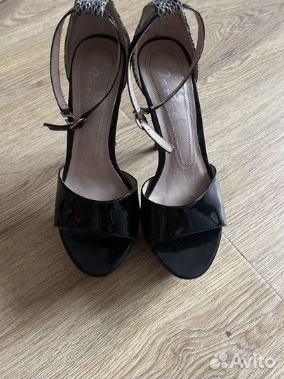 Босоножки женские