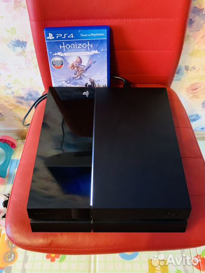 PS 4 Ps plus Extra 2 джойстика 35 игр