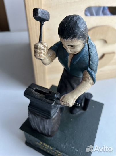 Копилка механическая антикварная чугунная