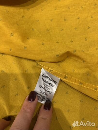 Продаётся рубашка на мальчика 10-12 лет