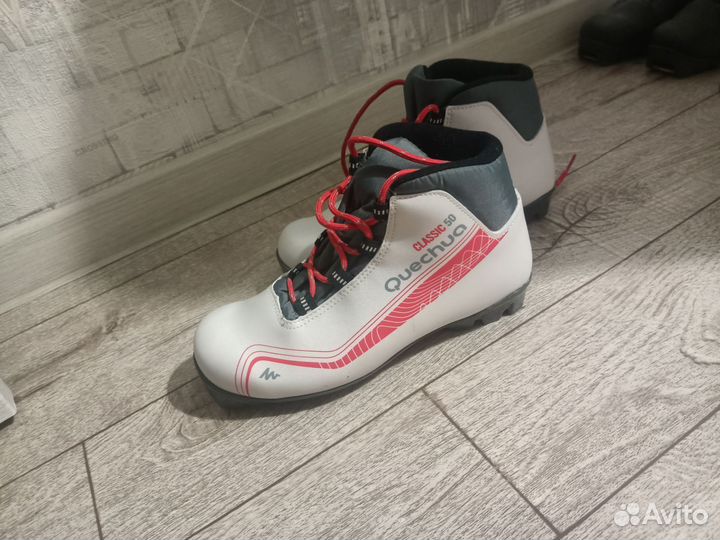 Лыжные ботинки