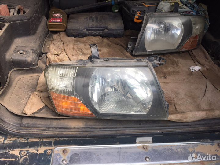 Фара Pajero 3