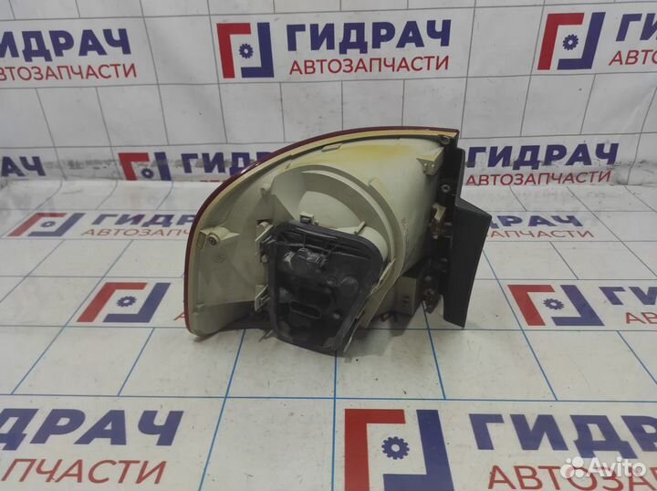 Фонарь задний наружный правый Volkswagen Touareg (GP) 7L6945096P