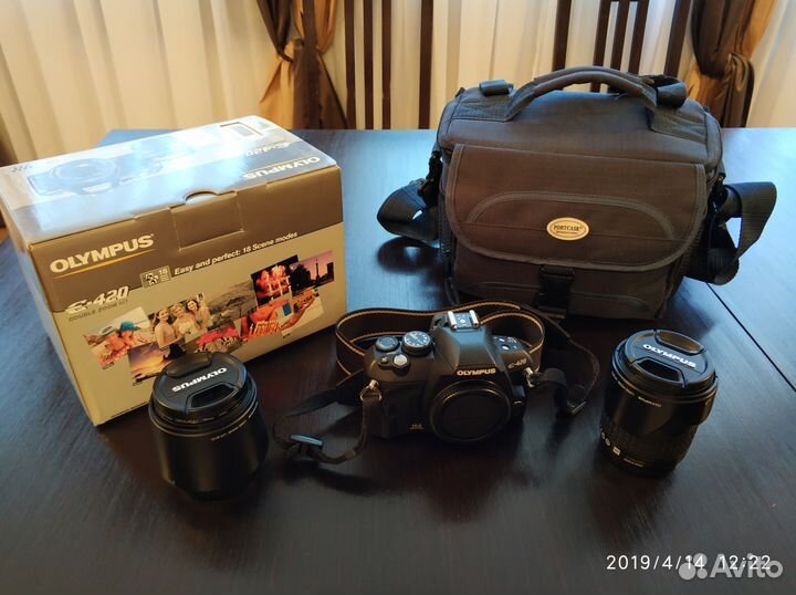 Фотоаппарат Olympus e-420 с двумя объективами