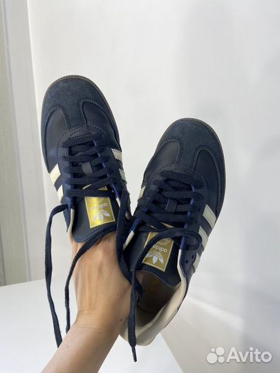 Кроссовки adidas женские 37