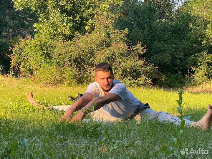 Инструктор по хатха-йоге