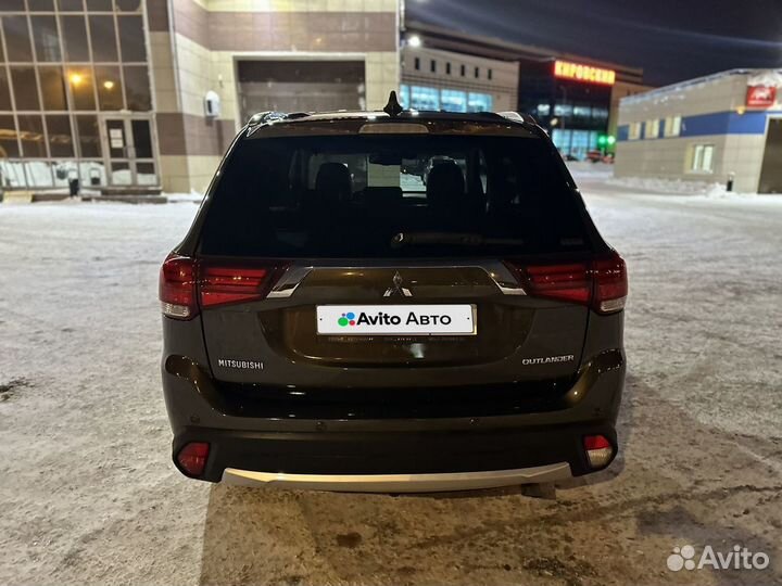 Mitsubishi Outlander 3.0 AT, 2017, 159 000 км