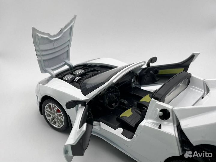 Модель автомобиля Tesla Roadster 1:24 металл