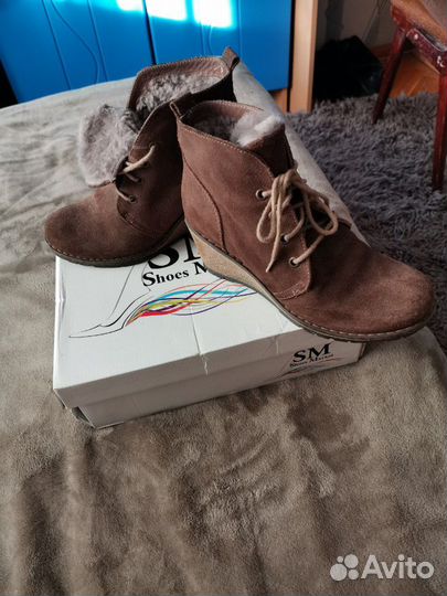 Женские ботинки