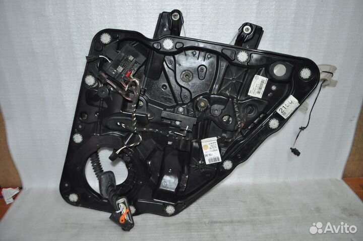 Стеклоподъемник задний правый Volkswagen Touareg