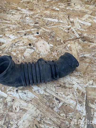 Патрубок воздушного фильтра Mazda CX-7