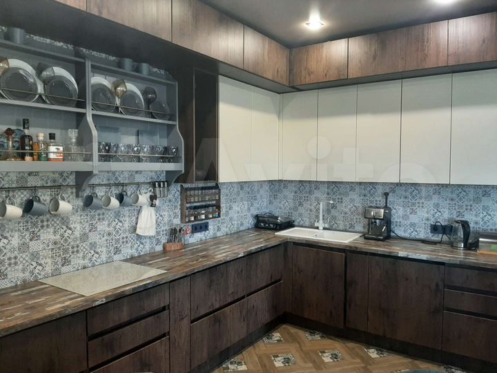 Дом 270 м² на участке 13 сот.