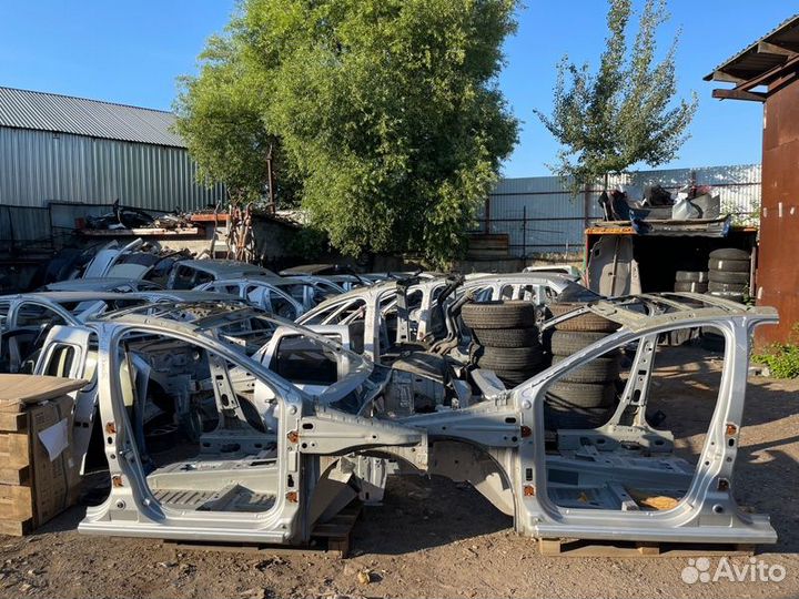 Кузов на запчасти Renault Arkana