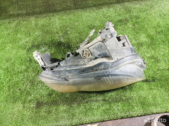 Фара Suzuki Baleno (1995-2002)