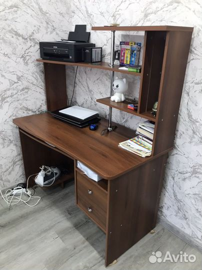 Компьютерный стол