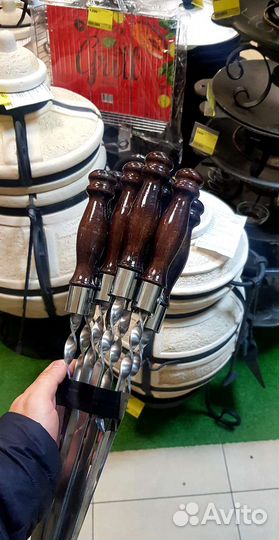 Шампуры с тёмными ручками