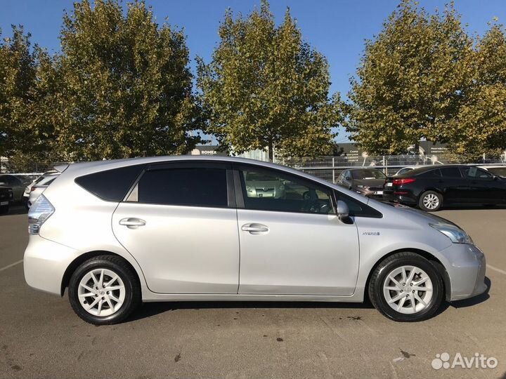 Toyota Prius Alpha 1.8 AT, 2012, 147 000 км